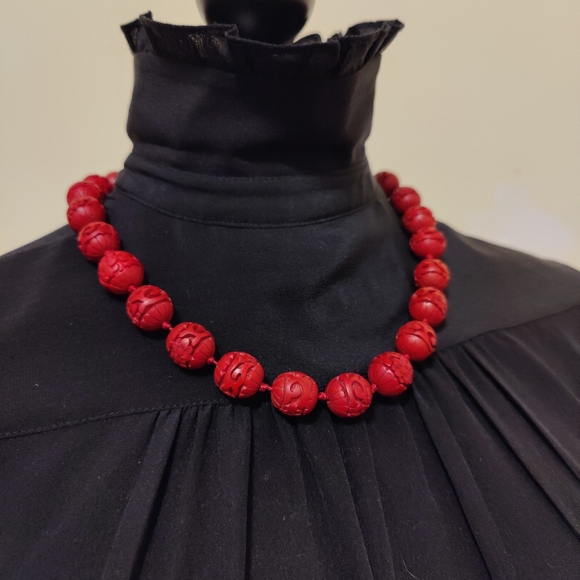 Vintage Chinese Carved Cinnabar  Necklace 15mm Beads 20" Length - Picture 1 of 8